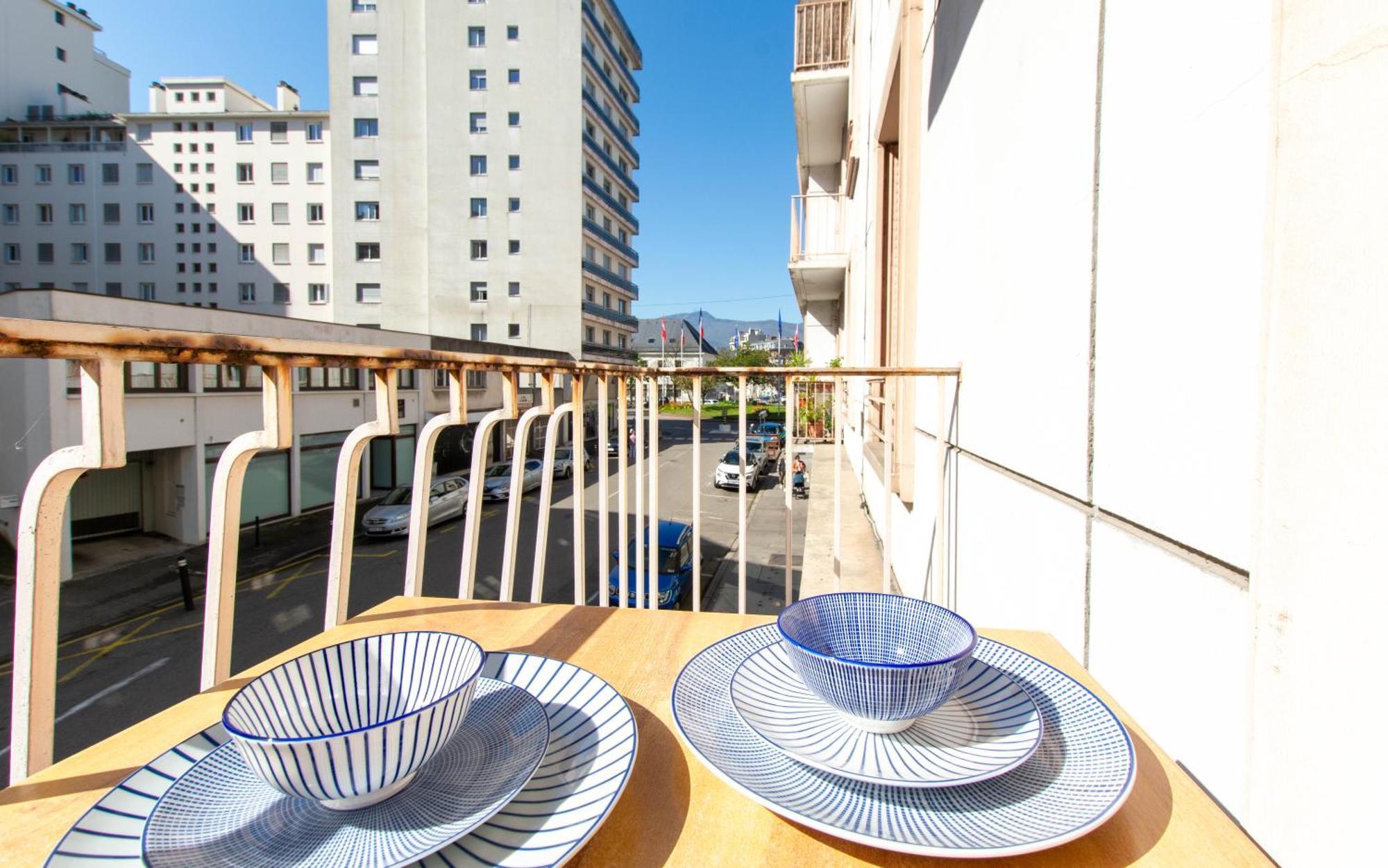 Appartement T3 Gare De Chambery Centre Ville Exteriör bild