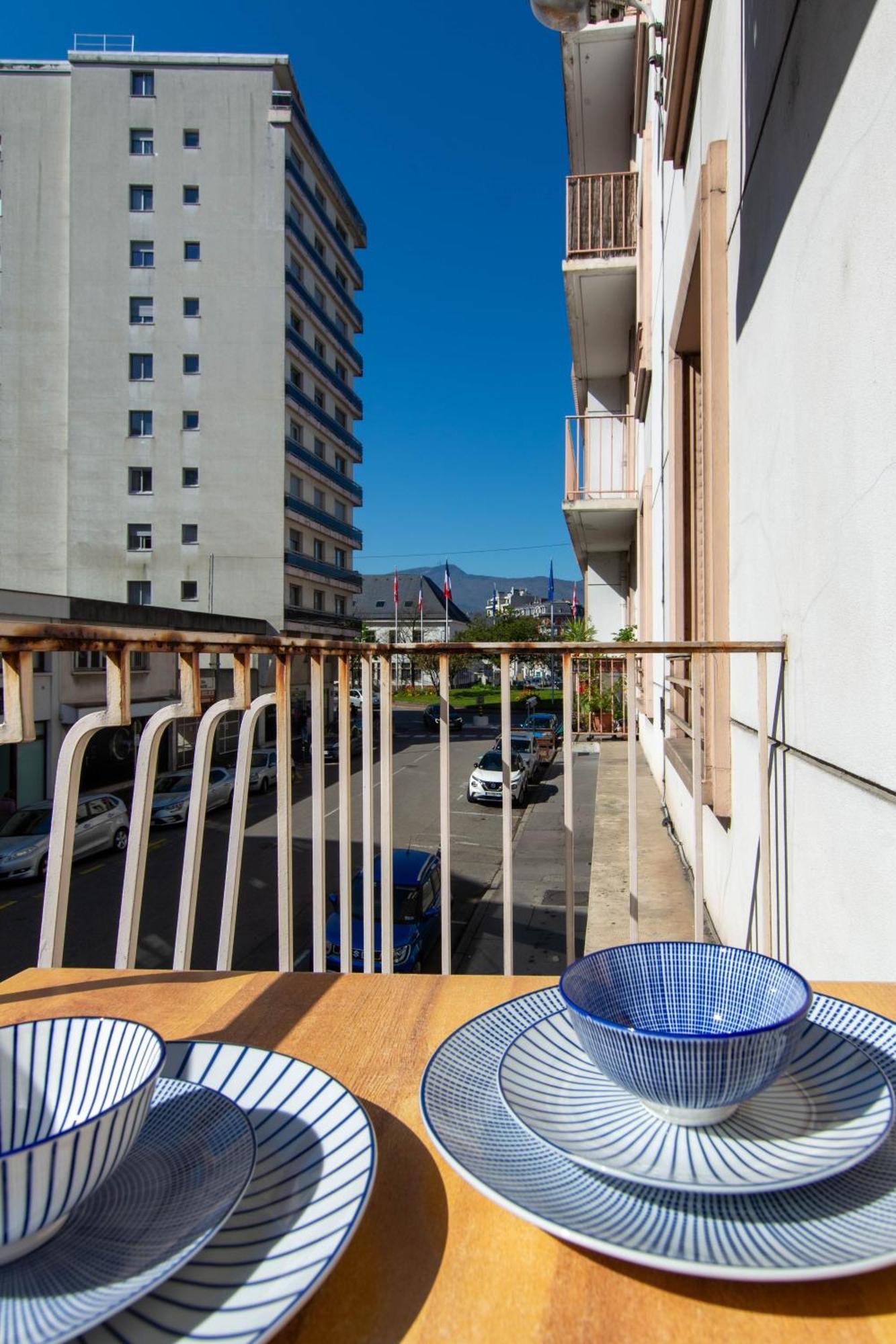 Appartement T3 Gare De Chambery Centre Ville Exteriör bild